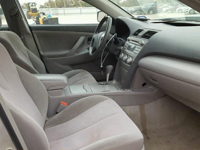 4T1BF3EK7BU213473 - 2011 TOYOTA CAMRY BASE SILVER photo 5