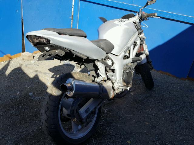 JS1VP52A9X2101793 - 1999 SUZUKI SV650 SILVER photo 4