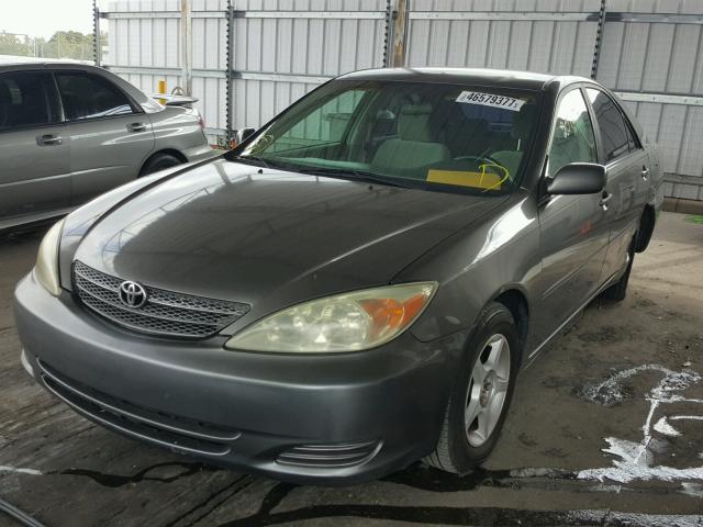 4T1BE32K94U841657 - 2004 TOYOTA CAMRY GRAY photo 2