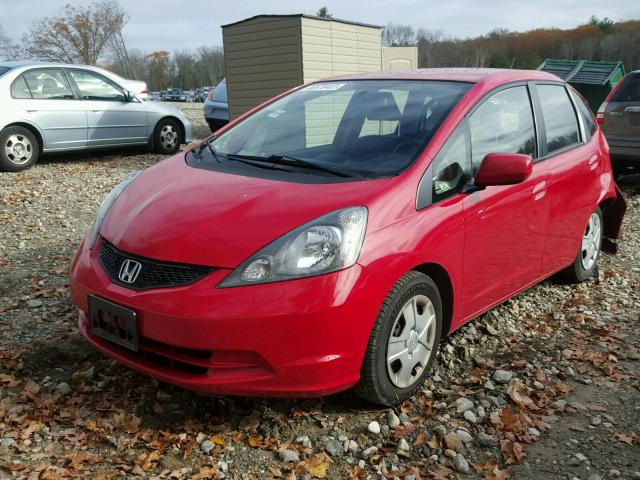 JHMGE8H31DC046078 - 2013 HONDA FIT RED photo 2