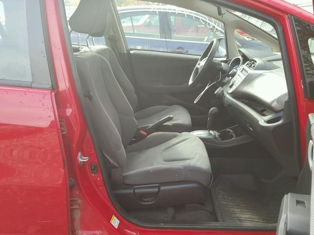 JHMGE8H31DC046078 - 2013 HONDA FIT RED photo 5