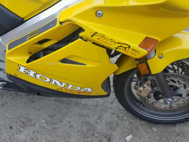 JH2RC3604NM200765 - 1992 HONDA VFR750 F YELLOW photo 9