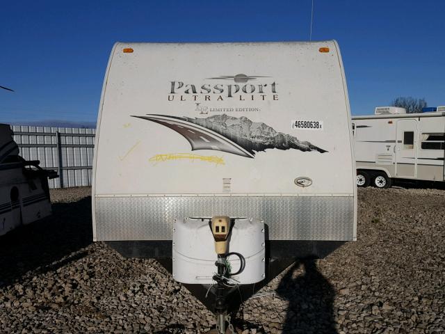 4YDT2912XBT412646 - 2011 KEYSTONE PASSPORT WHITE photo 2