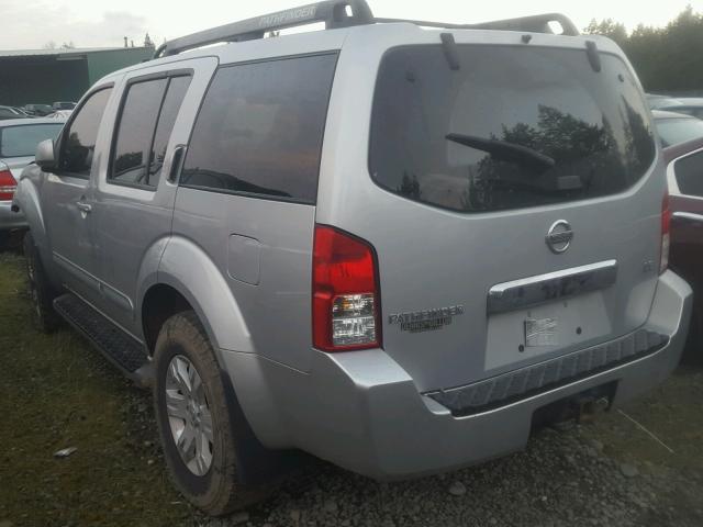 5N1AR18W75C743653 - 2005 NISSAN PATHFINDER SILVER photo 3