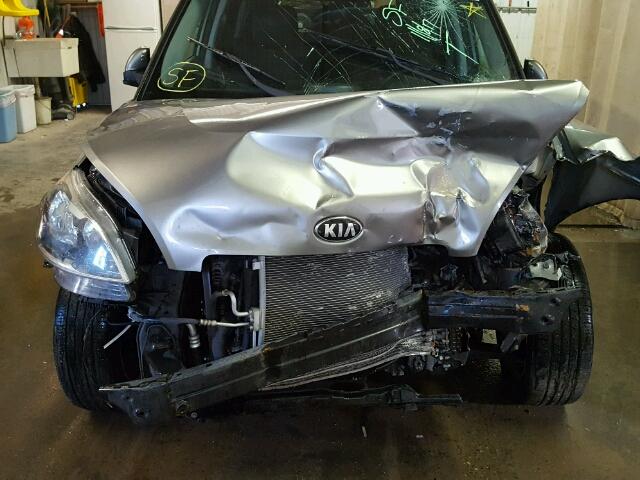 KNDJT2A62D7561744 - 2013 KIA SOUL + GRAY photo 9