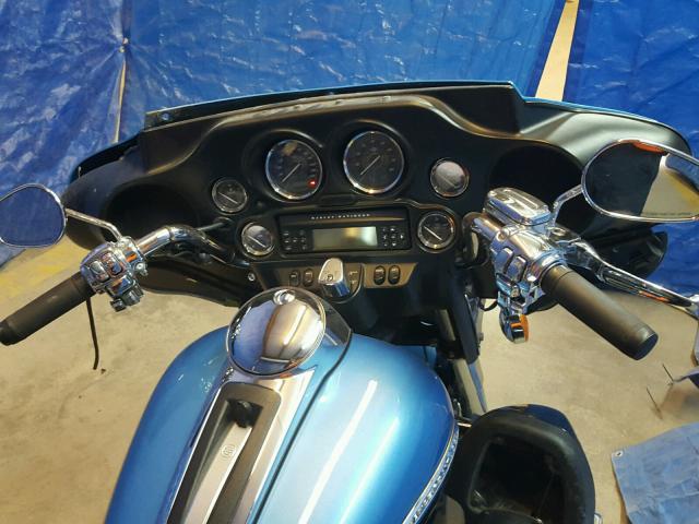 1HD1KEM18BB609261 - 2011 HARLEY-DAVIDSON FLHTK BLUE photo 5