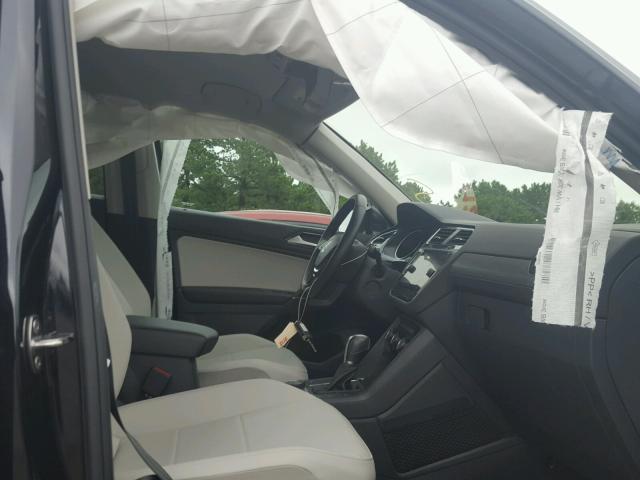 3VV2B7AX6JM015495 - 2018 VOLKSWAGEN TIGUAN SE Чорний фото 5