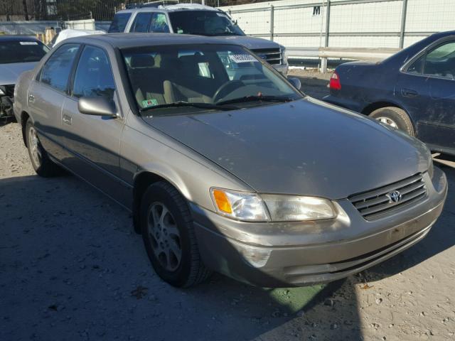 JT2BF22KXX0209721 - 1999 TOYOTA CAMRY LE GRAY photo 1