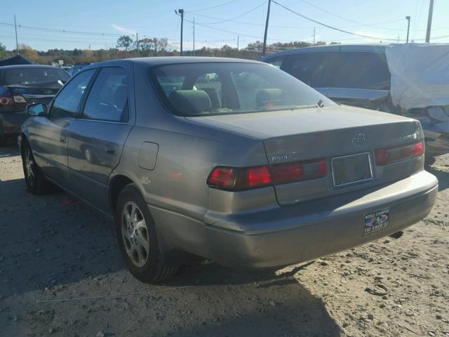 JT2BF22KXX0209721 - 1999 TOYOTA CAMRY LE GRAY photo 3