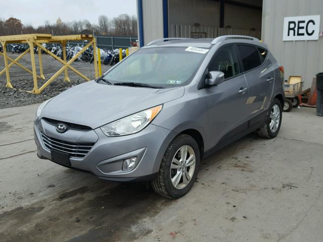 KM8JUCAC0DU739110 - 2013 HYUNDAI TUCSON GLS GRAY photo 2