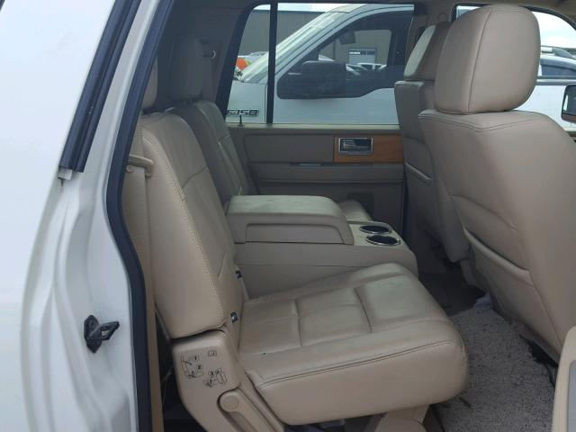 5LMFL27548LJ05156 - 2008 LINCOLN NAVIGATOR Biały zdjęcie 6