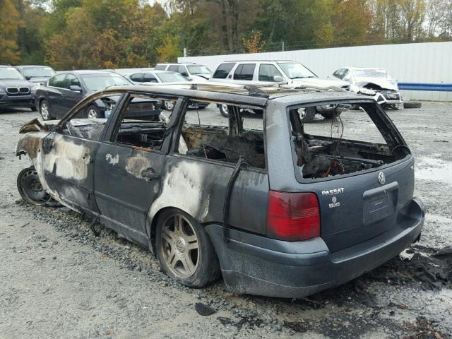 WVWJH63B81E002113 - 2001 VOLKSWAGEN PASSAT GLX GREEN photo 3