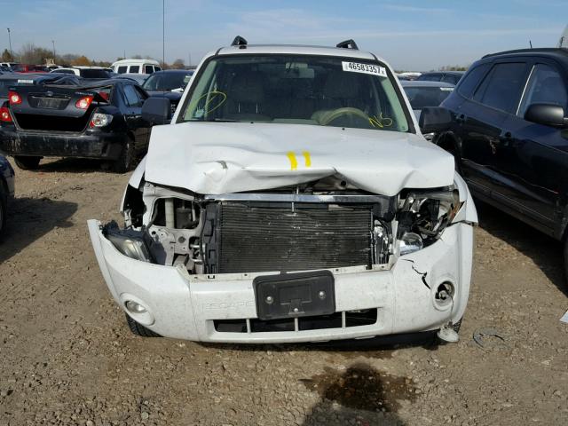 1FMCU93198KE38165 - 2008 FORD ESCAPE XLT WHITE photo 9