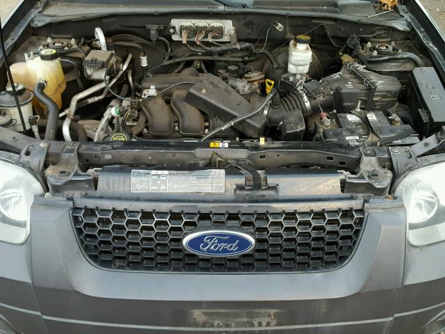 1FMYU93196KB66011 - 2006 FORD ESCAPE BLACK photo 7