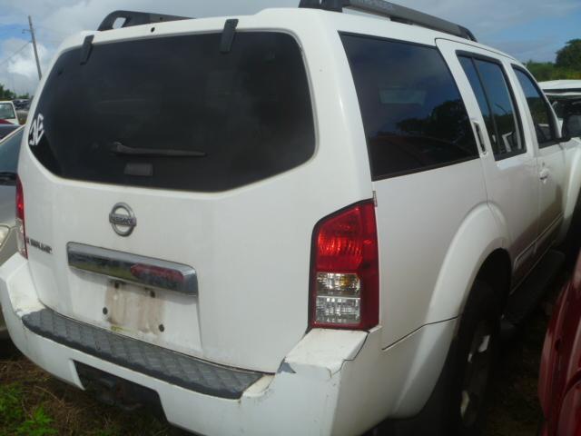 5N1AR18U96C674898 - 2006 NISSAN PATHFINDER WHITE photo 4