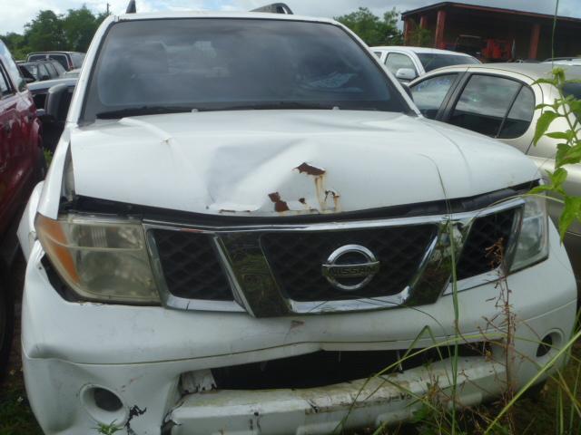 5N1AR18U96C674898 - 2006 NISSAN PATHFINDER WHITE photo 9