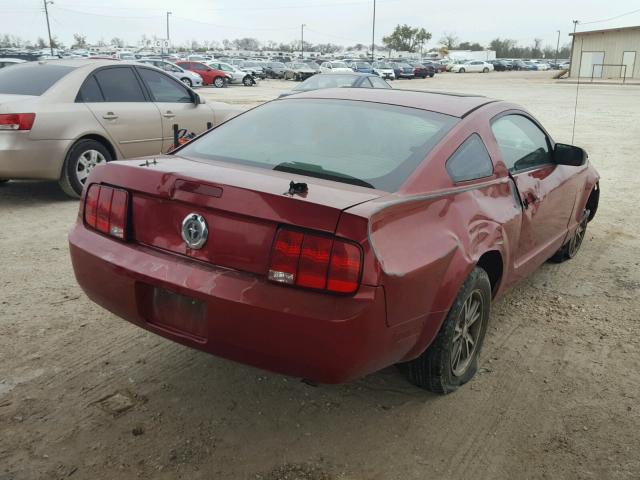 1ZVF780N755184159 - 2005 FORD MUSTANG RED photo 4
