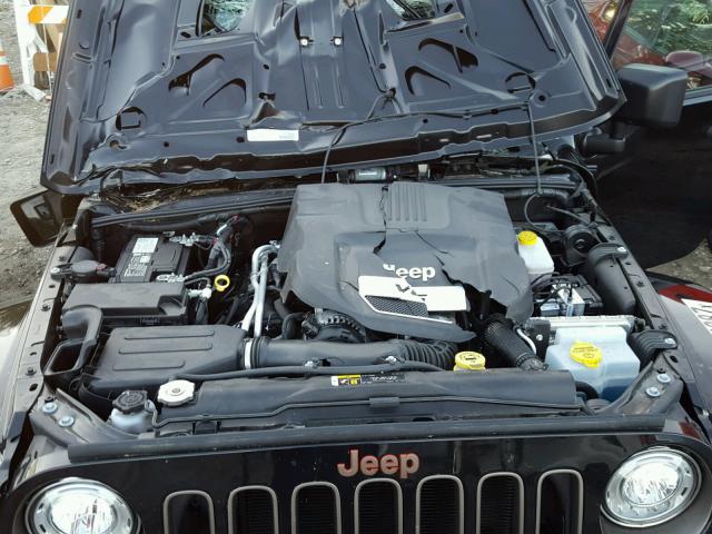 1C4BJWEG8HL524683 - 2017 JEEP WRANGLER U BLACK photo 7