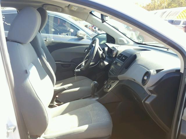 1G1JA6SH7C4130113 - 2012 CHEVROLET SONIC LS 白色 照片 5
