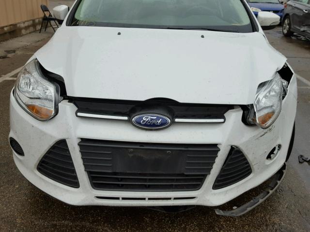 1FADP3F23EL411945 - 2014 FORD FOCUS SE WHITE photo 9