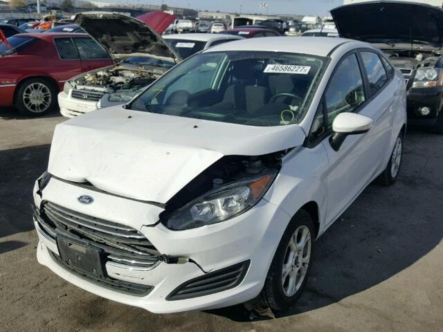 3FADP4BJ9FM106095 - 2015 FORD FIESTA SE WHITE photo 2