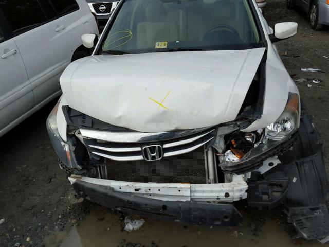 1HGCP2F37BA137232 - 2011 HONDA ACCORD LX WHITE photo 7