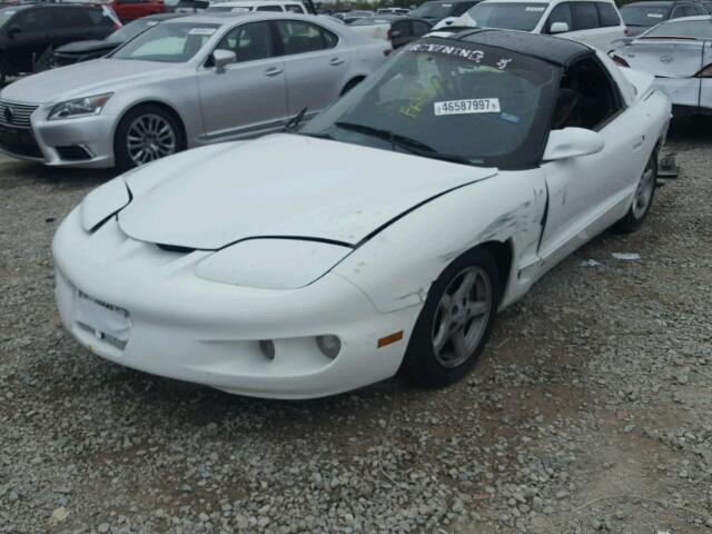 2G2FS22K1W2207605 - 1998 PONTIAC FIREBIRD WHITE photo 2