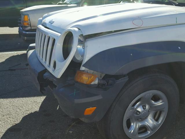 1J4GL48K16W255629 - 2006 JEEP LIBERTY SP WHITE photo 5