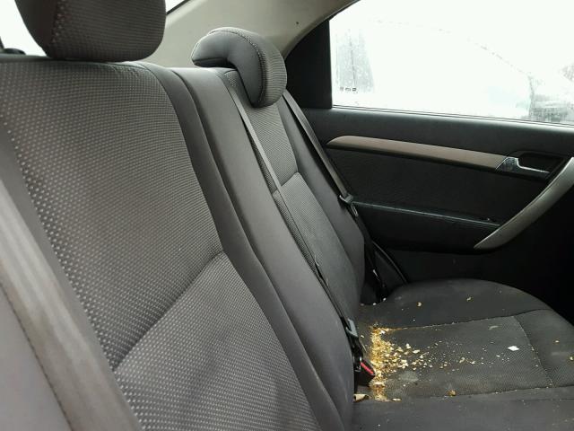 KL1TD56E39B390165 - 2009 CHEVROLET AVEO LS SILVER photo 6