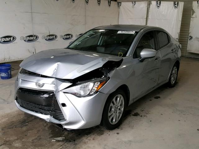 3MYDLBYV8HY151630 - 2017 TOYOTA YARIS IA SILVER photo 2