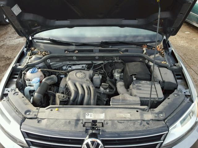 3VW2K7AJ5FM249075 - 2015 VOLKSWAGEN JETTA BASE GRAY photo 7