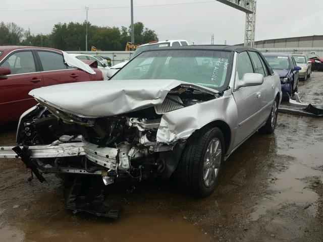 1G6KH5E60BU118964 - 2011 CADILLAC DTS PREMIU SILVER photo 2