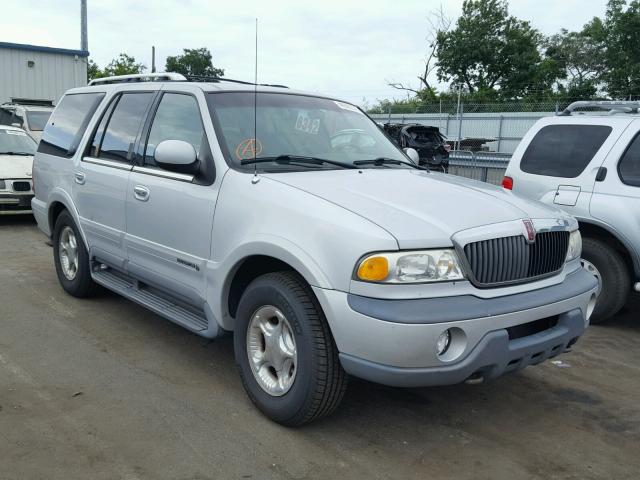5LMPU28A0XLJ18627 - 1999 LINCOLN NAVIGATOR ვერცხლისფერი ფოტო 1