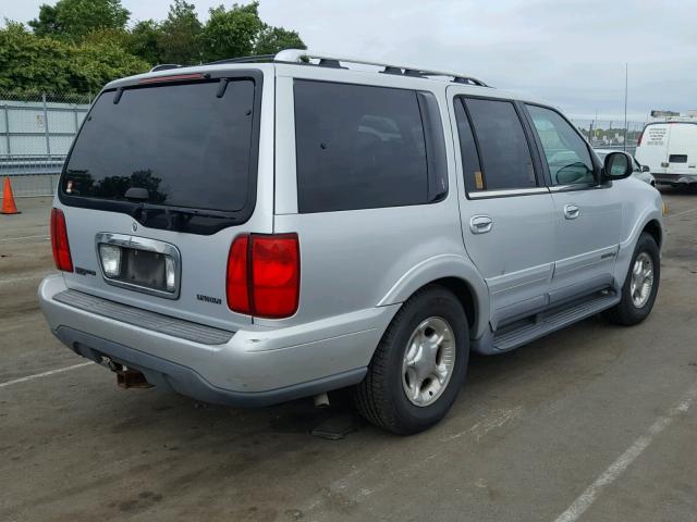 5LMPU28A0XLJ18627 - 1999 LINCOLN NAVIGATOR ვერცხლისფერი ფოტო 4