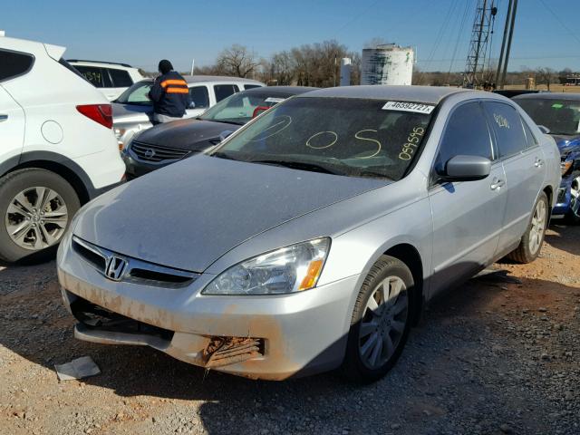 1HGCM66437A059595 - 2007 HONDA ACCORD SE SILVER photo 2