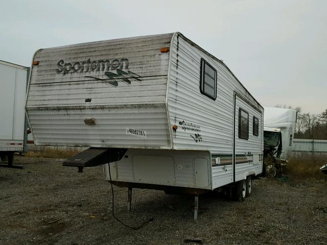 4EZFS2629WS028321 - 1998 SPOR 5TH WHEEL WHITE photo 3