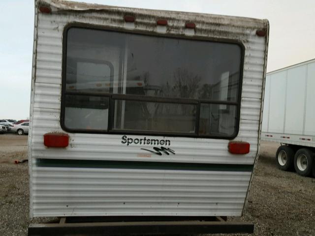 4EZFS2629WS028321 - 1998 SPOR 5TH WHEEL WHITE photo 5