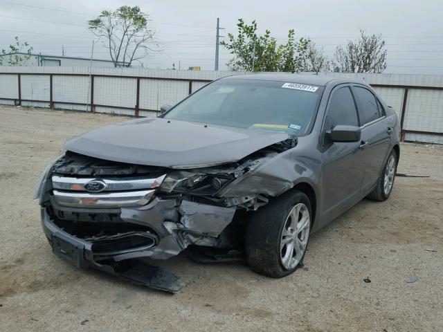 3FAHP0HA8CR137242 - 2012 FORD FUSION SE GRAY photo 2