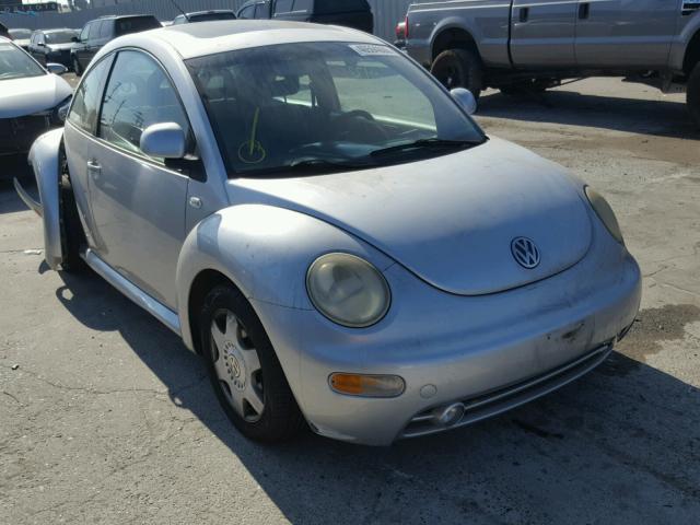 3VWCC21C5YM462438 - 2000 VOLKSWAGEN NEW BEETLE 银色 照片 1