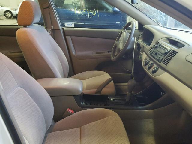 4T1BE32K53U226795 - 2003 TOYOTA CAMRY LE WHITE photo 5