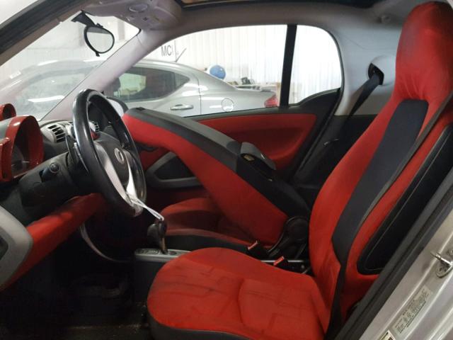 WMEEJ31X69K255187 - 2009 SMART FORTWO PUR RED photo 5