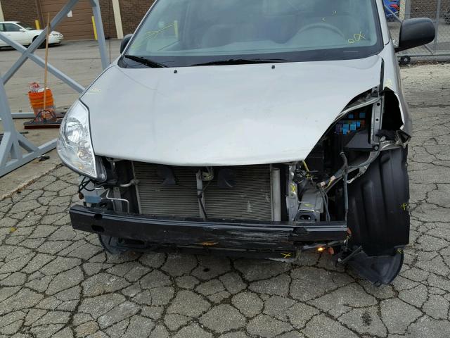 5TDZK23C88S122973 - 2008 TOYOTA SIENNA CE SILVER photo 9