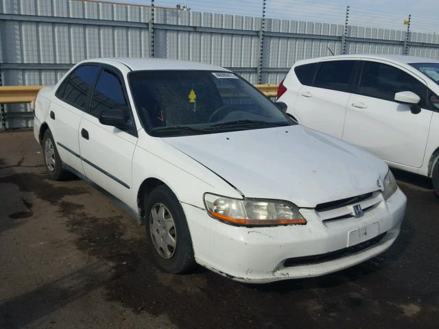 1HGCF8640XA118219 - 1999 HONDA ACCORD DX WHITE photo 1