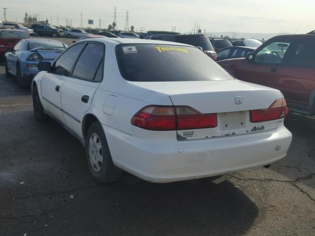 1HGCF8640XA118219 - 1999 HONDA ACCORD DX WHITE photo 3