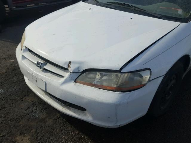 1HGCF8640XA118219 - 1999 HONDA ACCORD DX WHITE photo 9