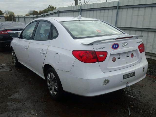 KMHDU46D09U812987 - 2009 HYUNDAI ELANTRA GL WHITE photo 3