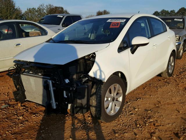 KNADN4A39G6676101 - 2016 KIA RIO EX WHITE photo 2