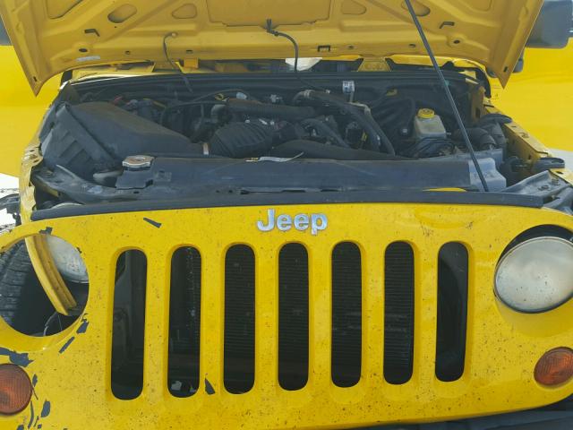 1J4FA24158L634091 - 2008 JEEP WRANGLER X YELLOW photo 7