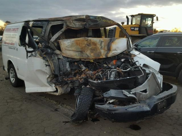 1GCSGAFX5B1141030 - 2011 CHEVROLET EXPRESS G1 WHITE photo 1