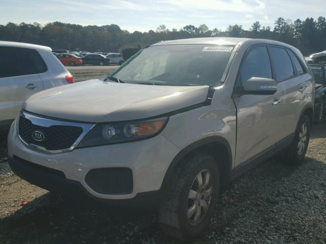 5XYKT3A10BG099361 - 2011 KIA SORENTO BA CREAM photo 2